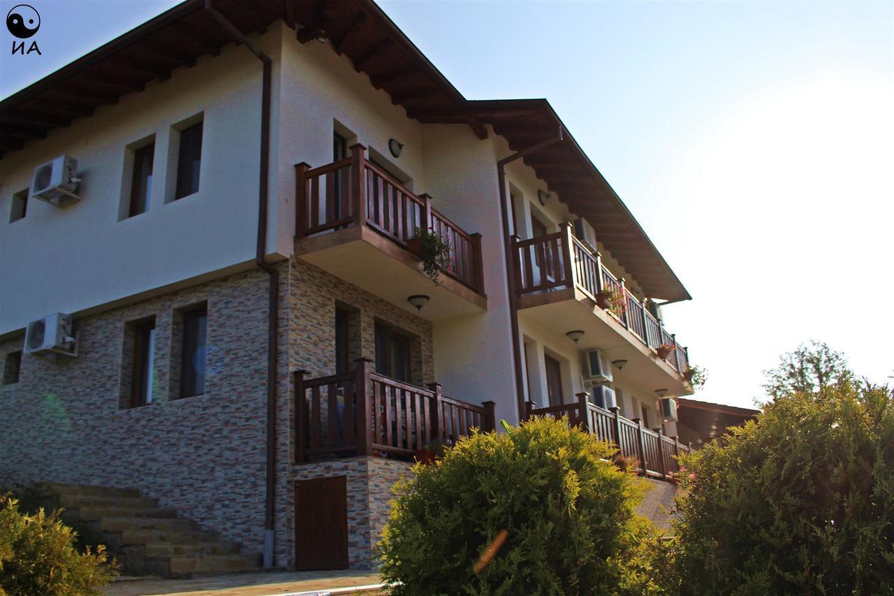 Family Complex Krisbo Hotel Donkovtsi Exterior photo